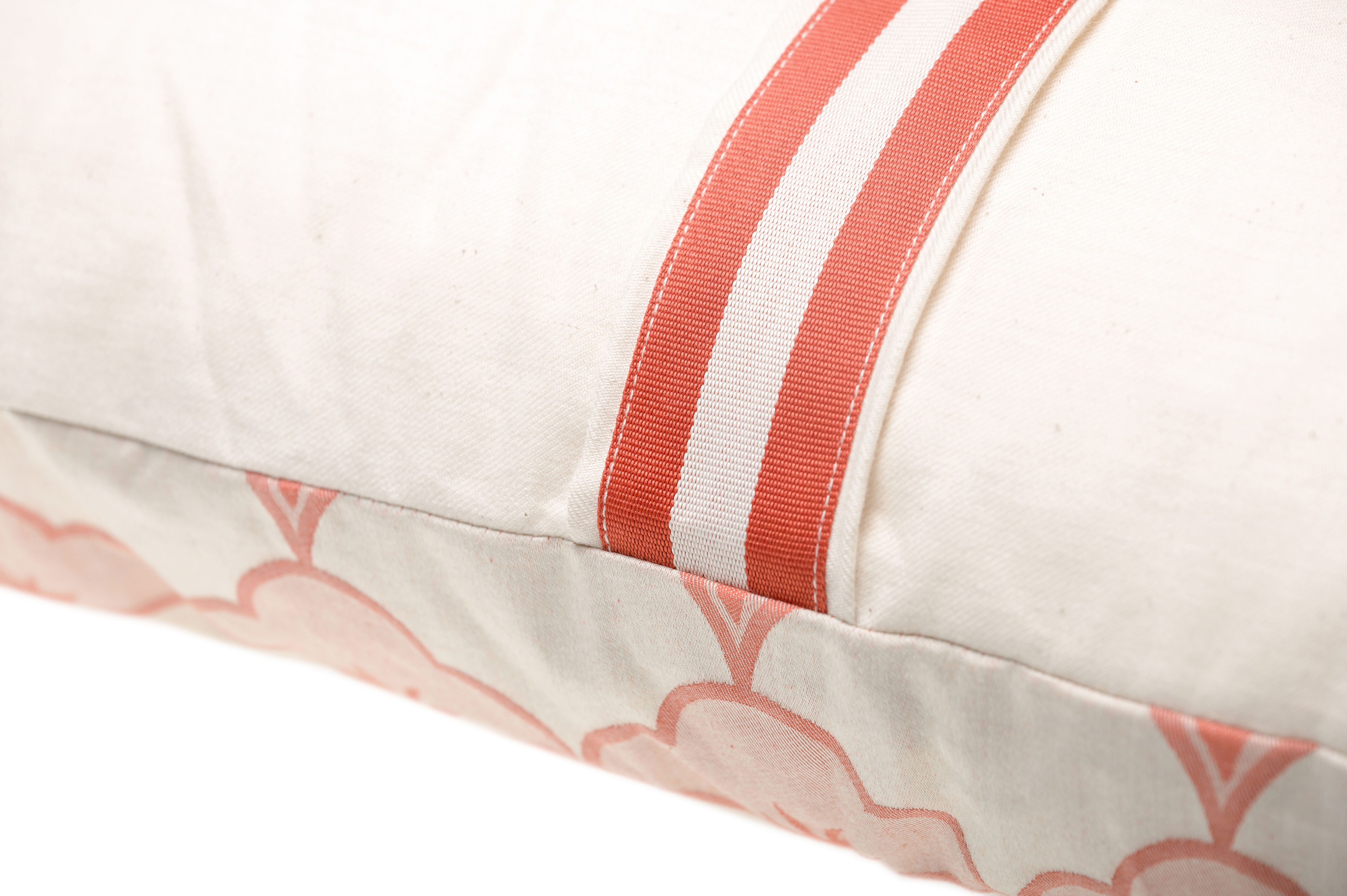 DockATot Cosset Supportive Body Pillow - Scallop Jacquard image number 4