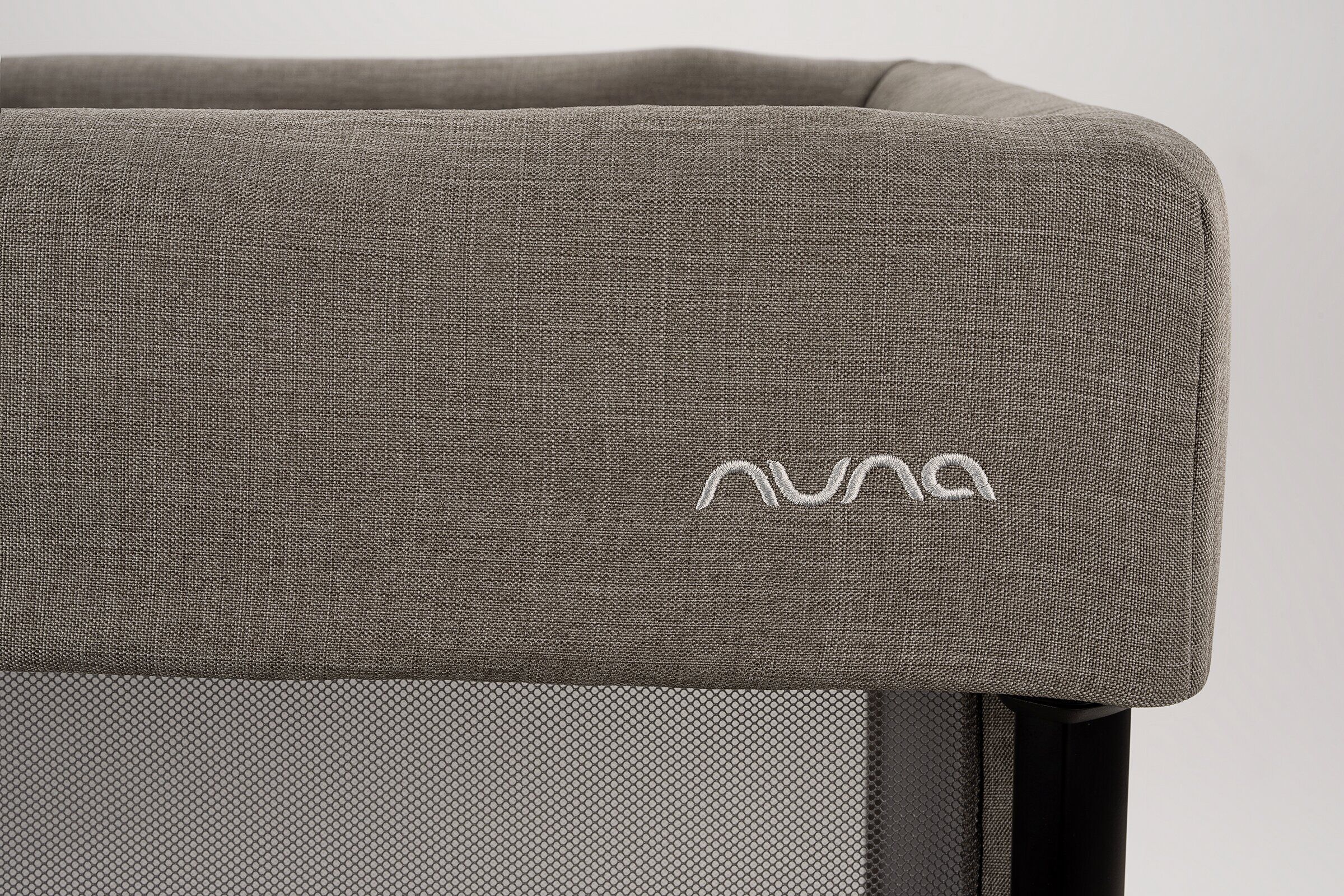 Nuna PAAL Playard With Sheet & Net image number 7