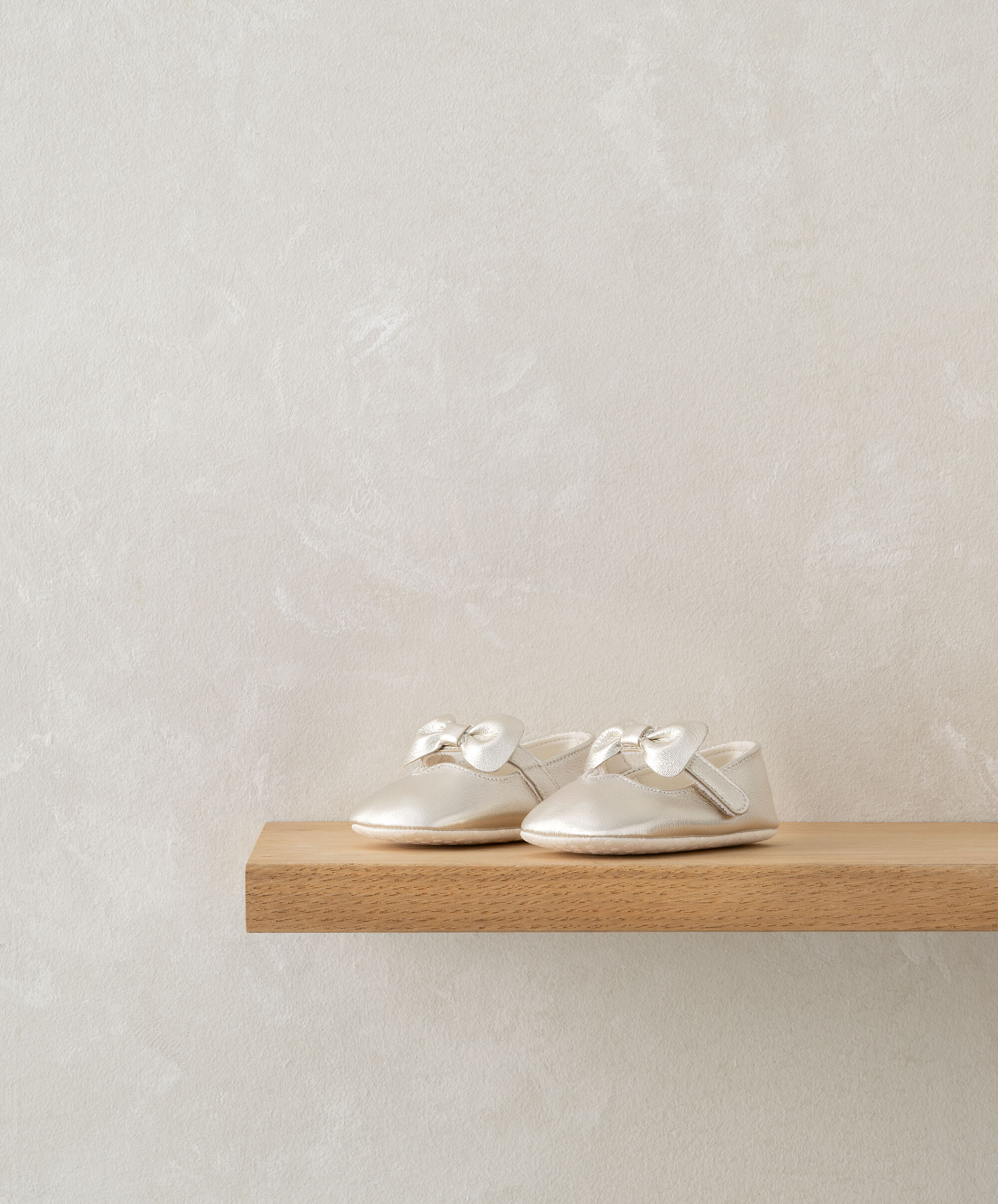 Bow Pram Shoes - Gold