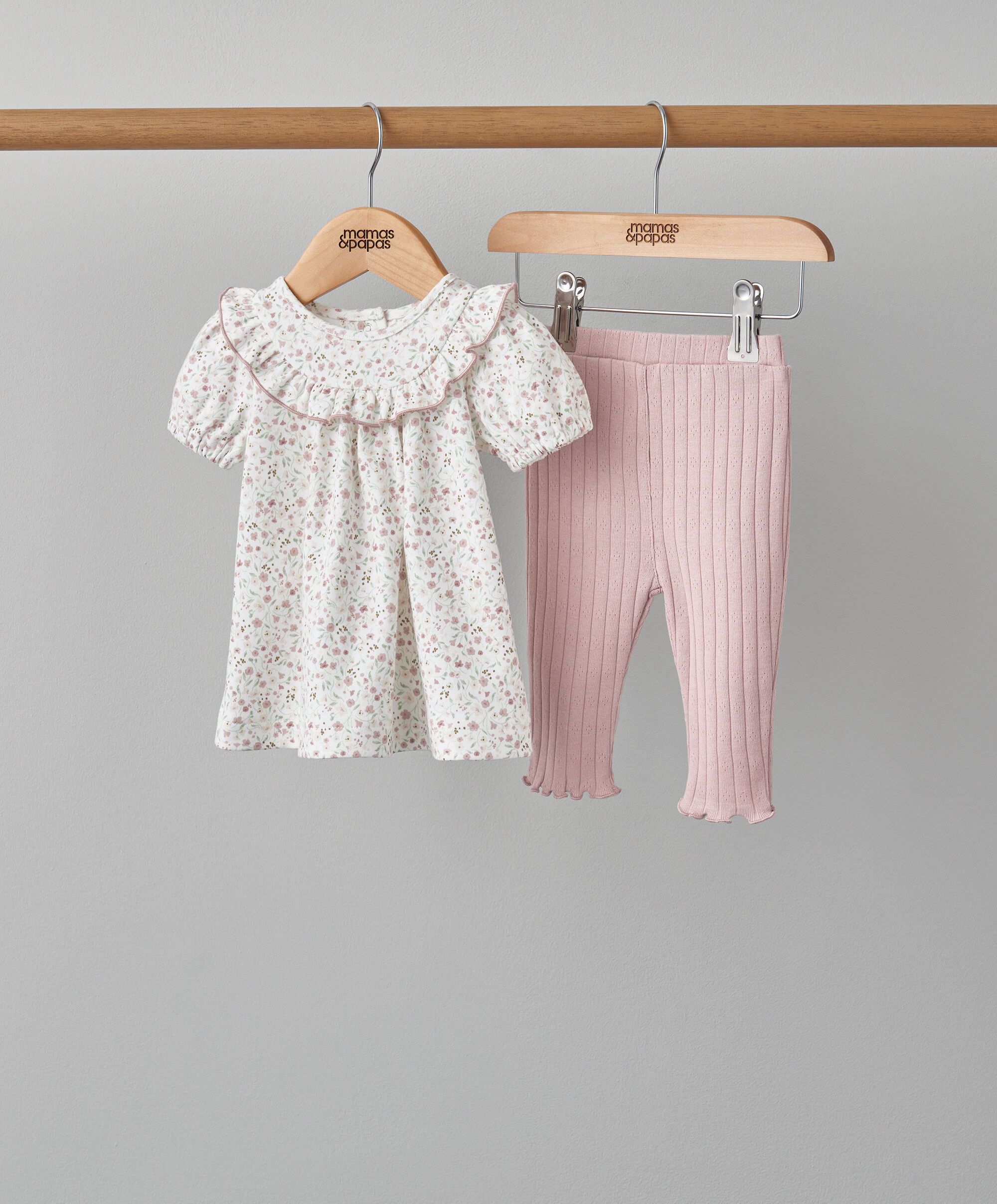 2 Piece T-Shirt & Legging Set image number 1