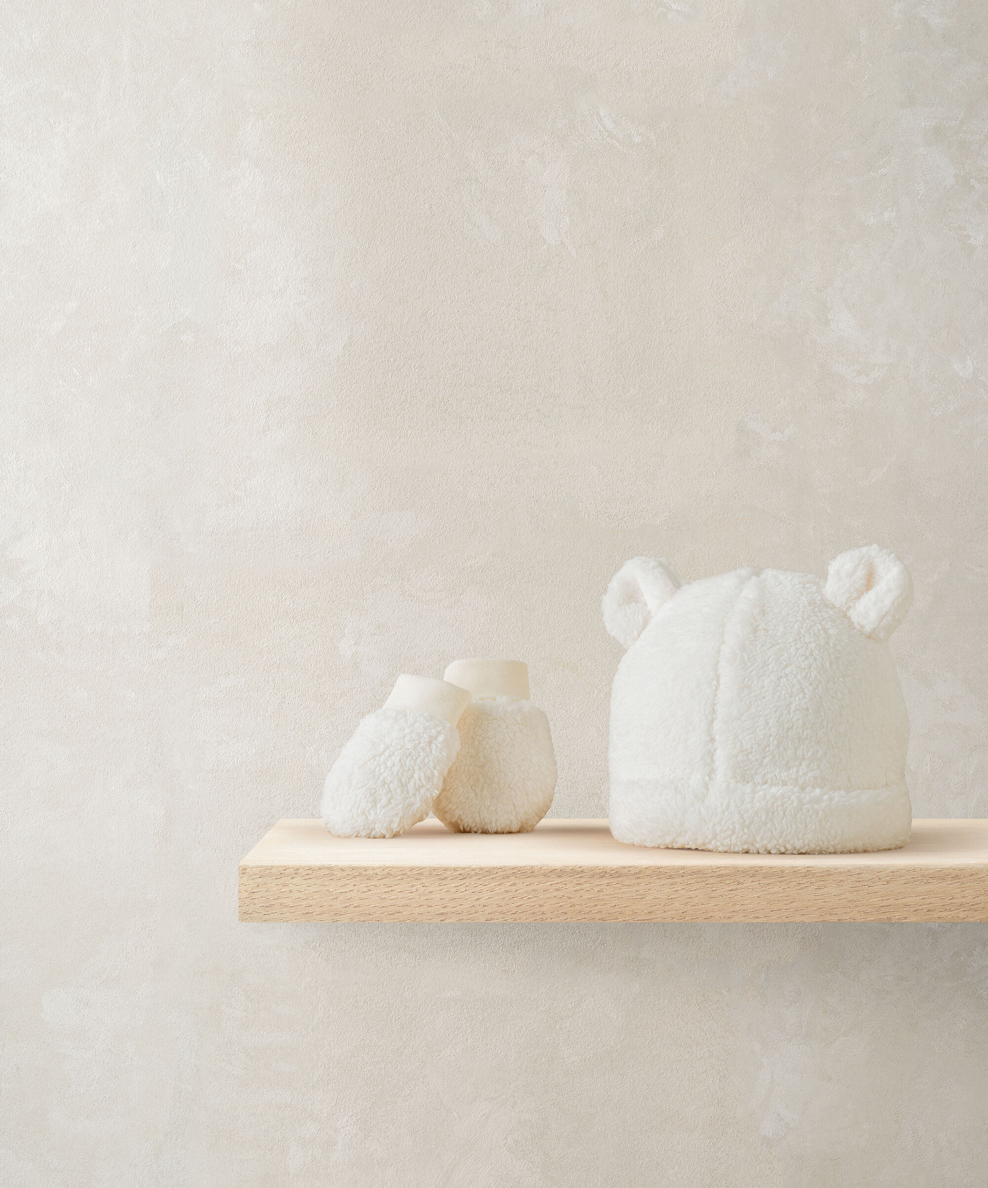 Cream Borg Hat & Mitts Set