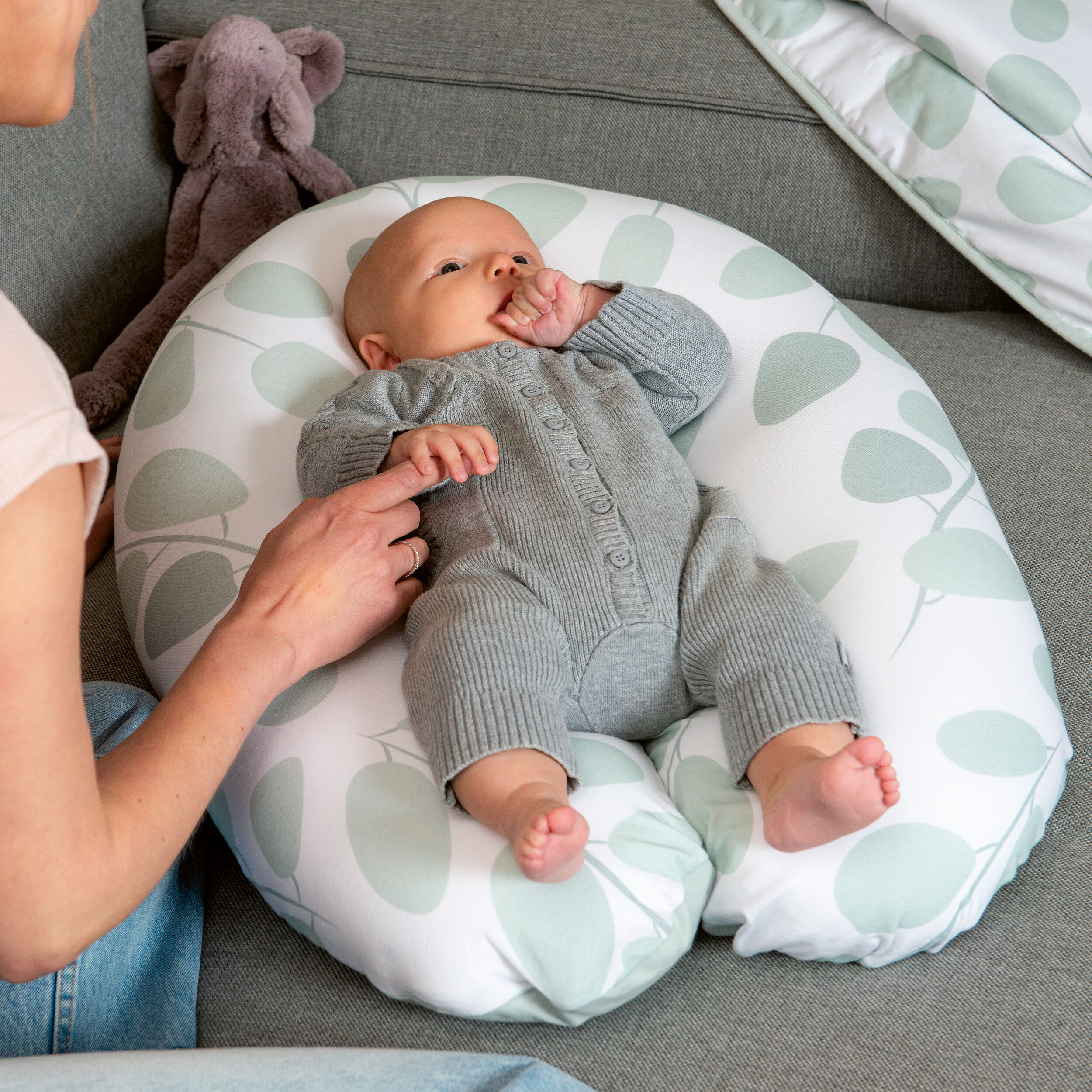 Doomoo Buddy Maternity Pillow - Leaves Aqua Green image number 5
