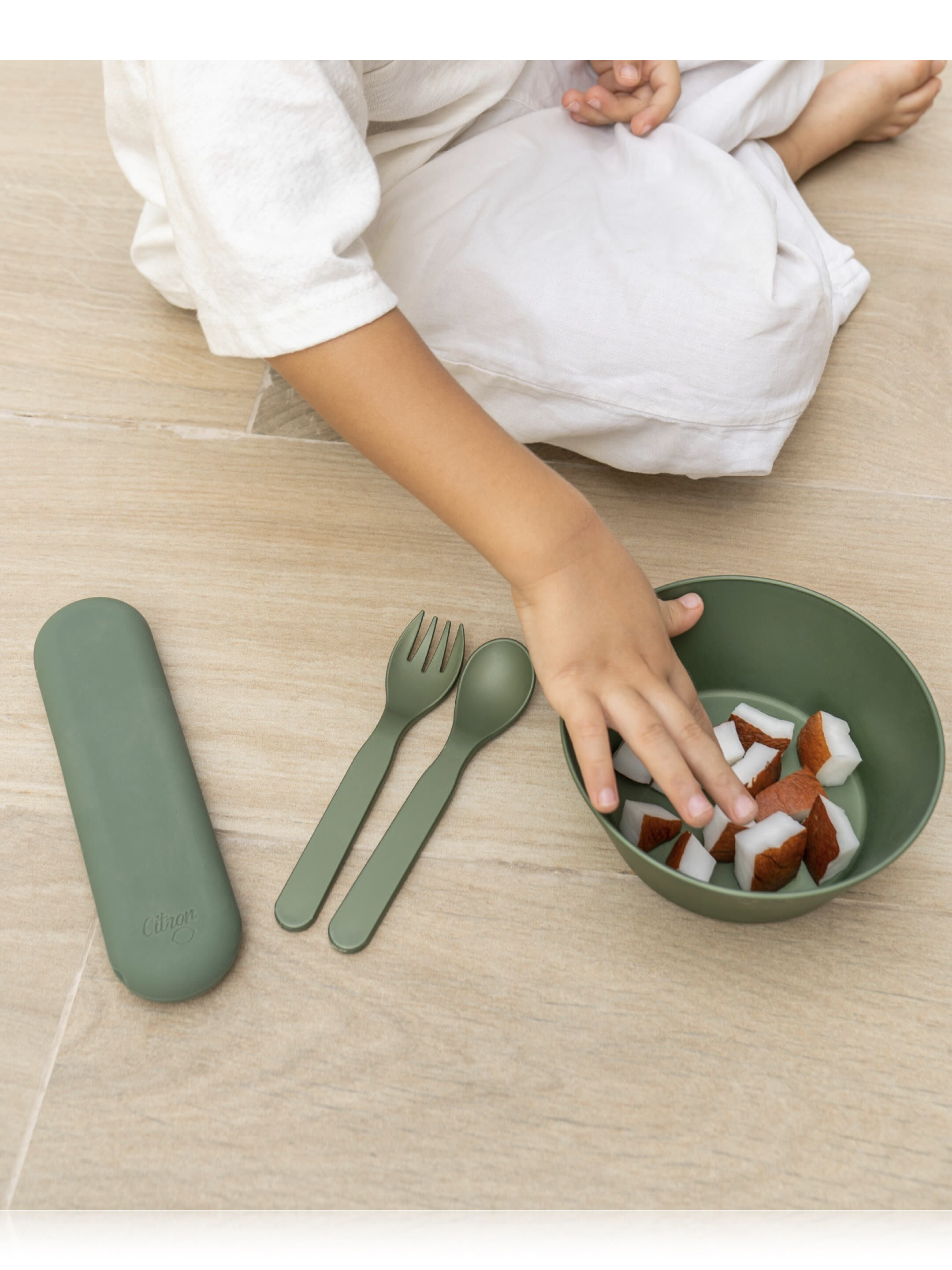 Citron Bio Based Cutlery Set of 2 and Case - Green/Cream image number 3
