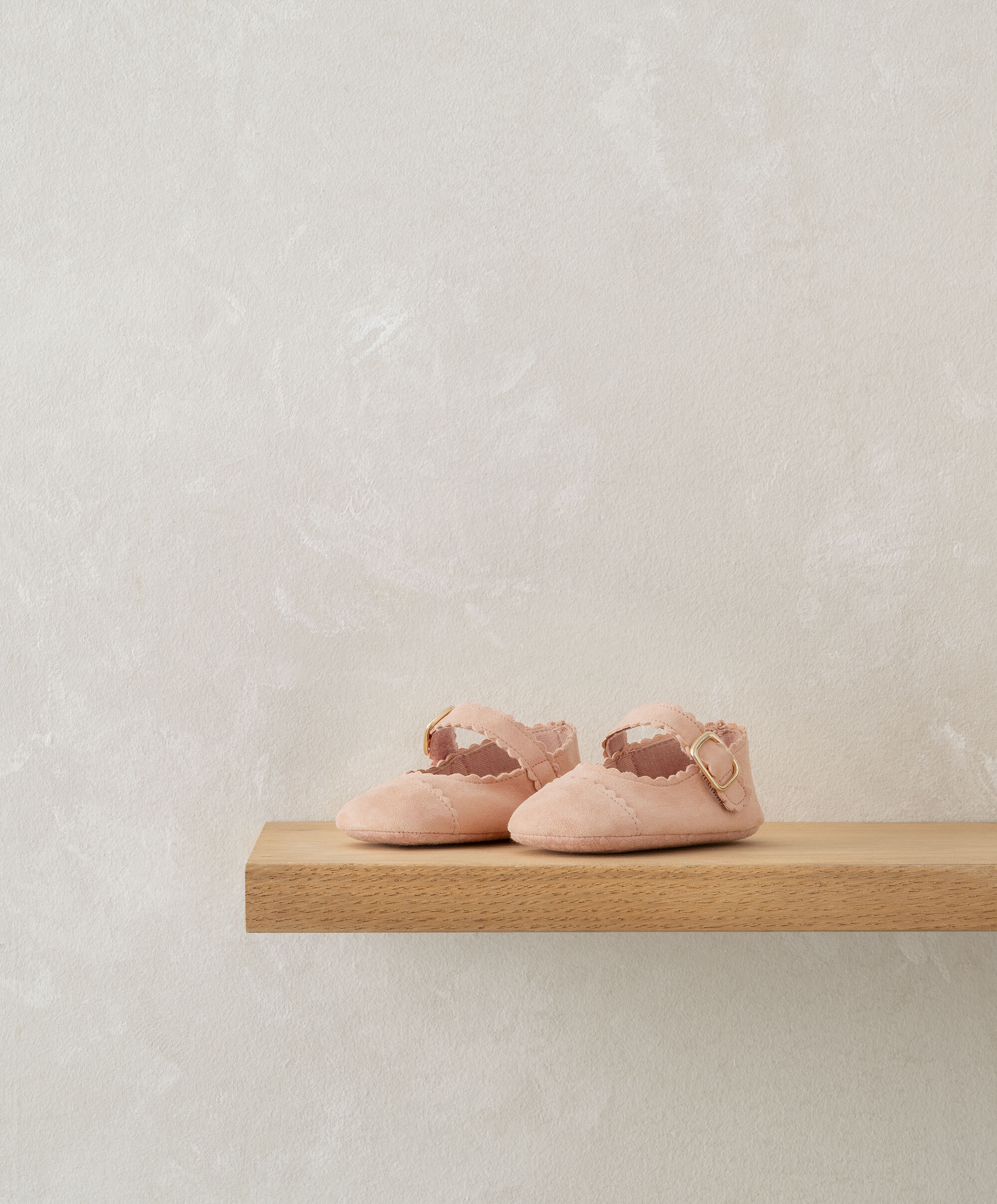 Scallop Pram Shoes - Pink