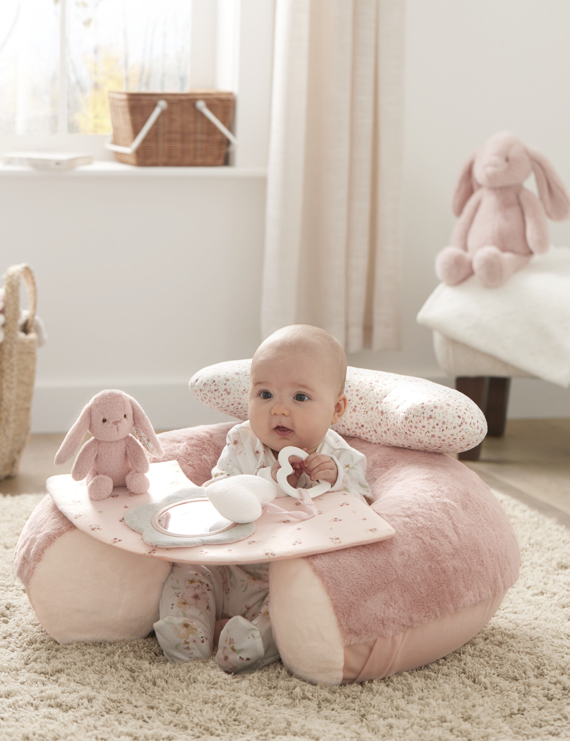Welcome to the World Sit & Play Bunny Interactive Seat - Pink image number 4