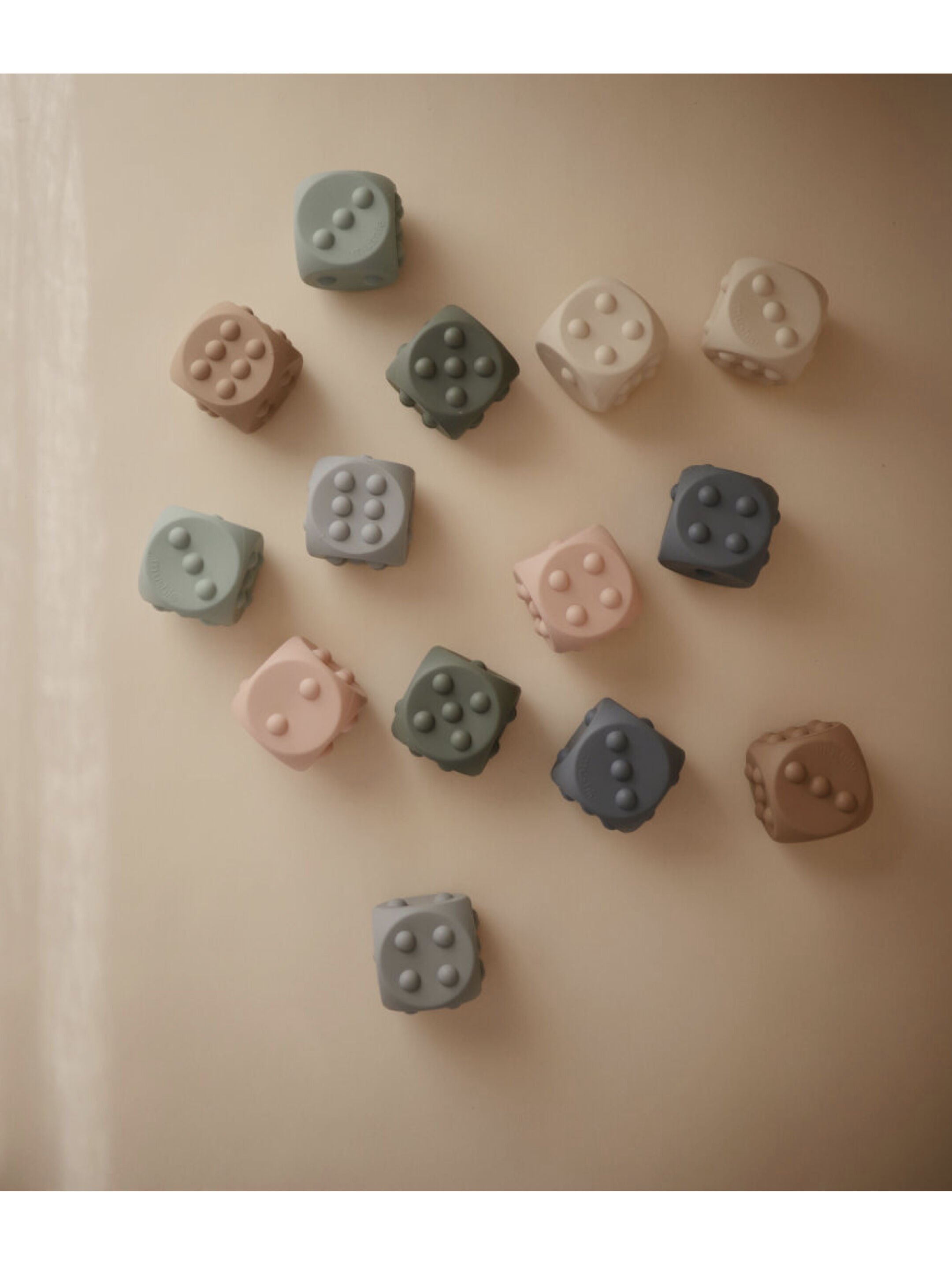 Mushie Dice Press Toy (set of 2) Blush/Shifting Sand image number 6