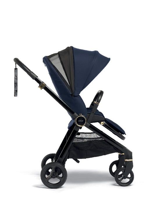 Strada Midnight Pushchair with Midnight Carrycot image number 8