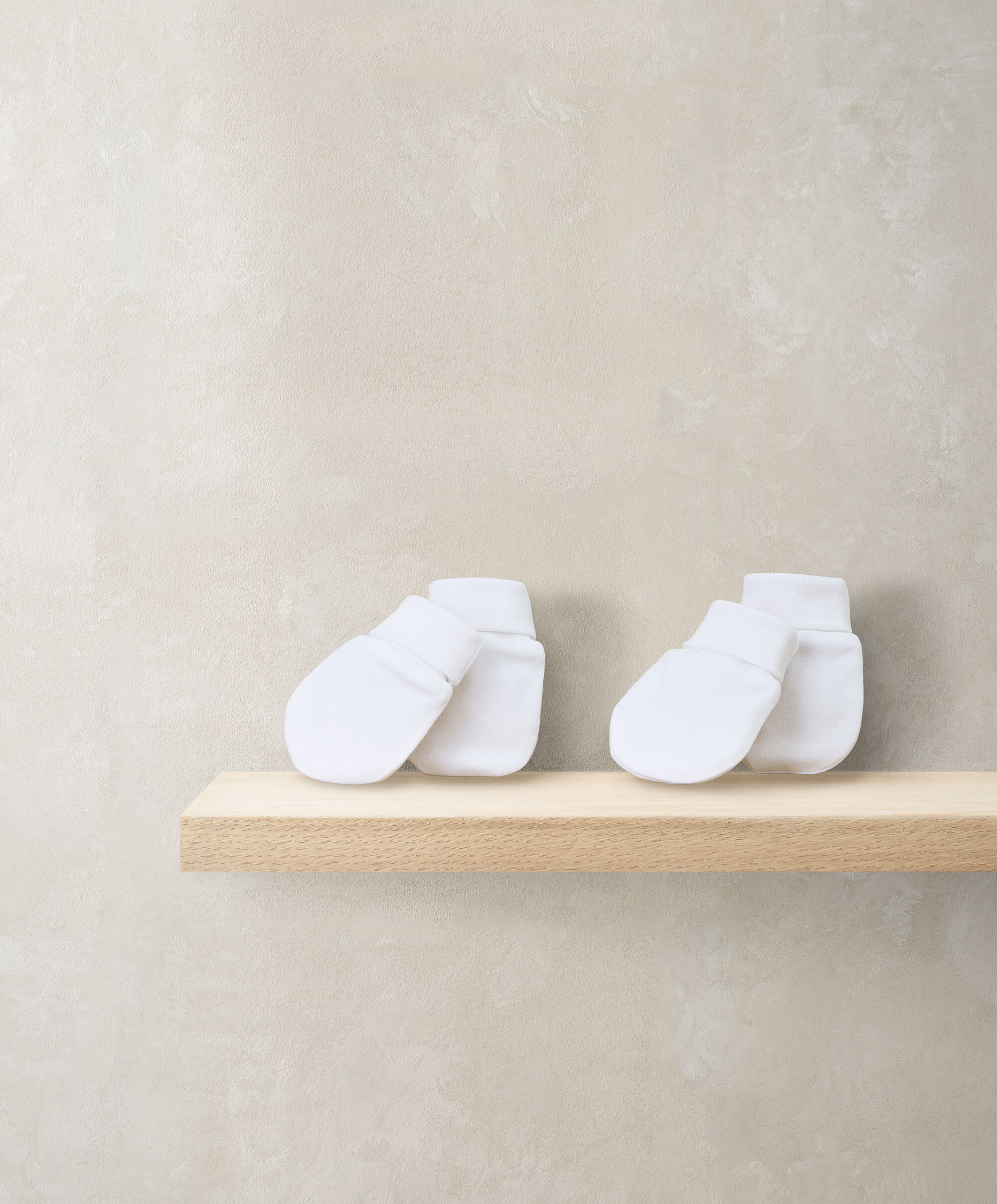 2 Pack Scratch Mitts image number 1