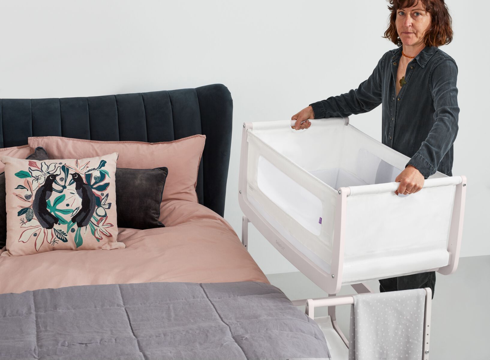 SnuzPod4 Bedside Crib - Rose White / Blush image number 2