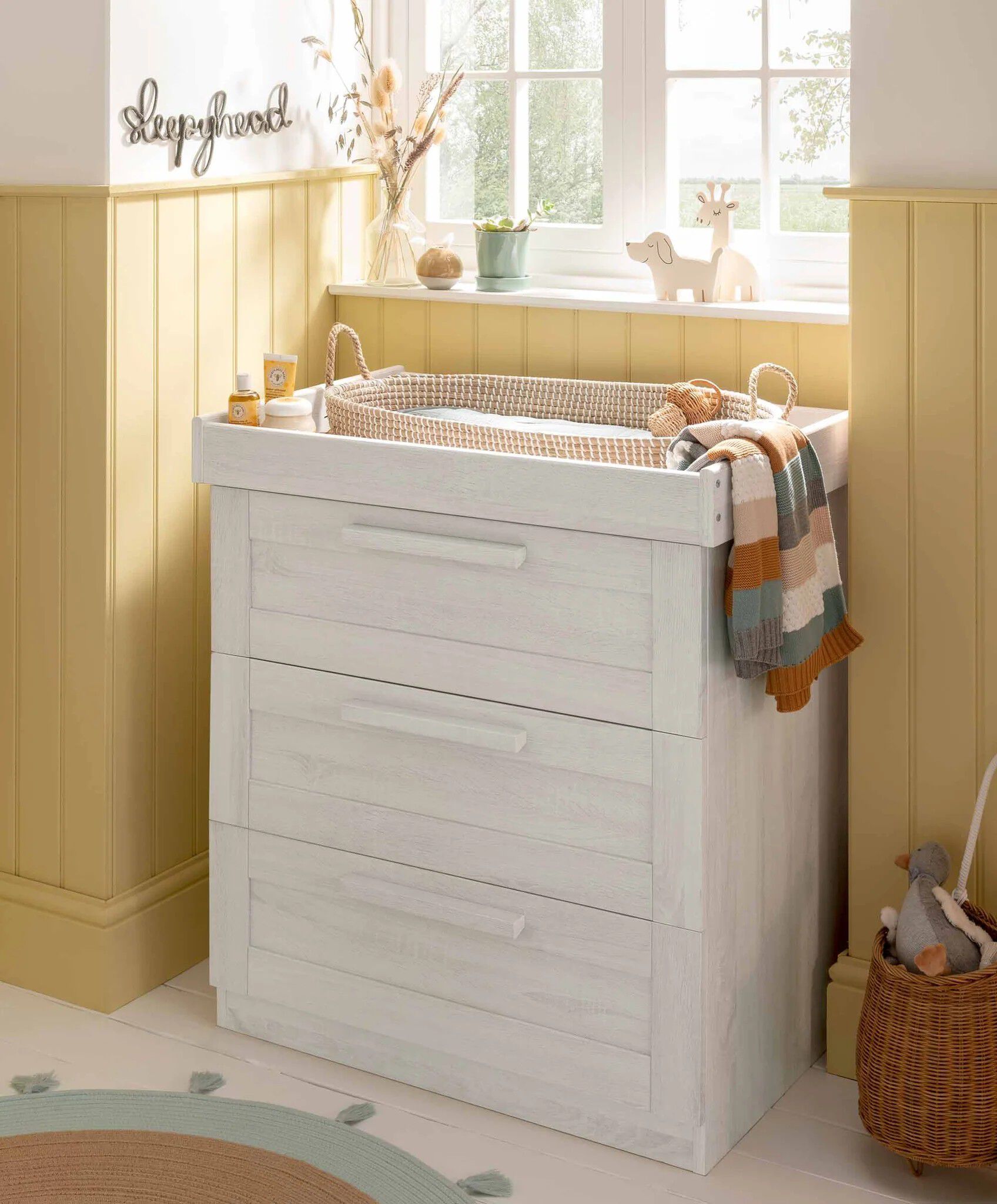 Atlas 2 Piece Cotbed with Dresser Changer Set - White image number 3