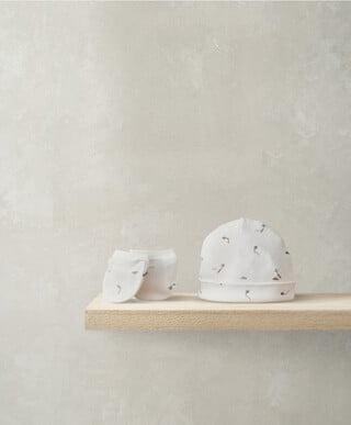 Kites Premature Hat & Mittens