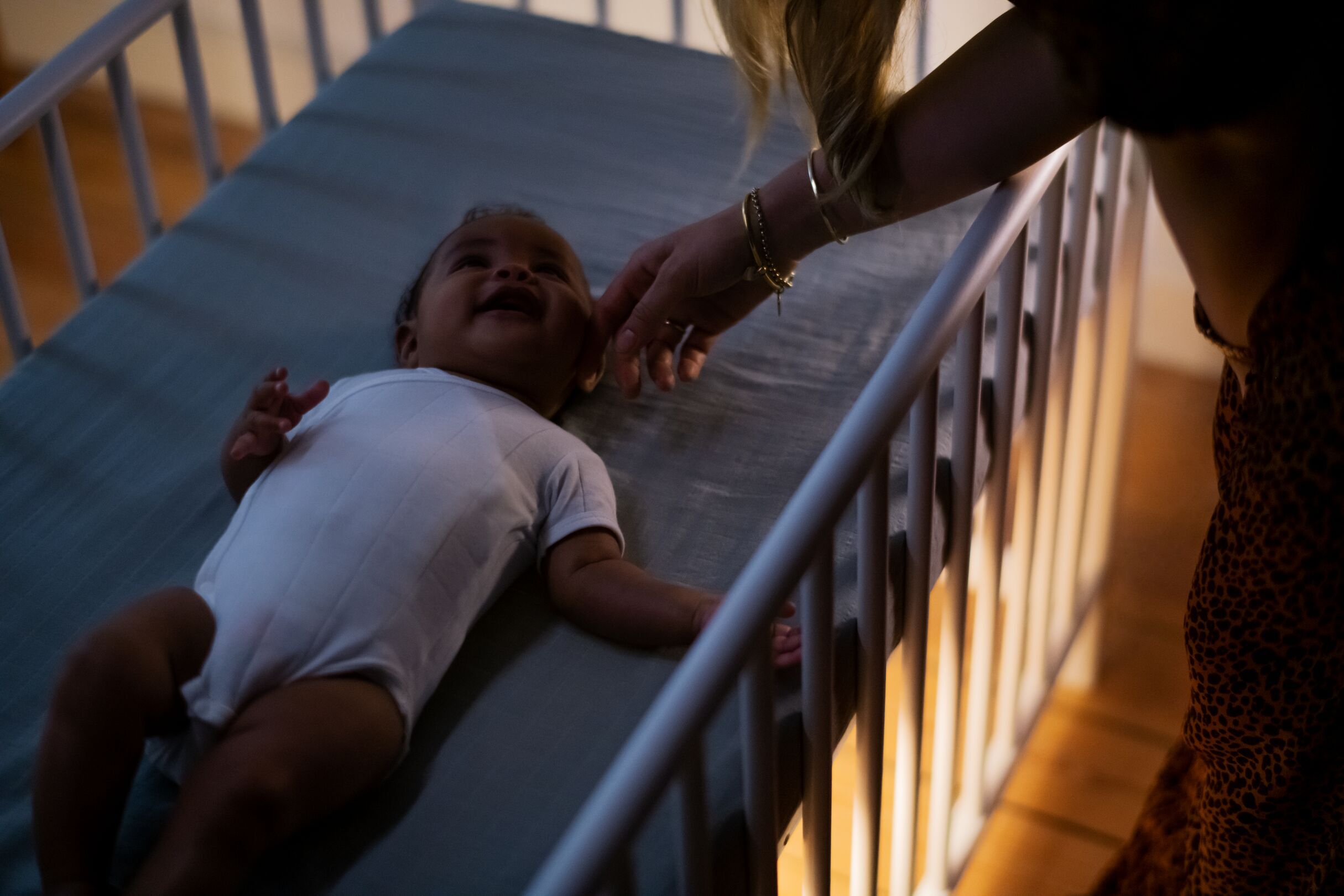 Maxi Cosi Glow Under Crib Light - White image number 3