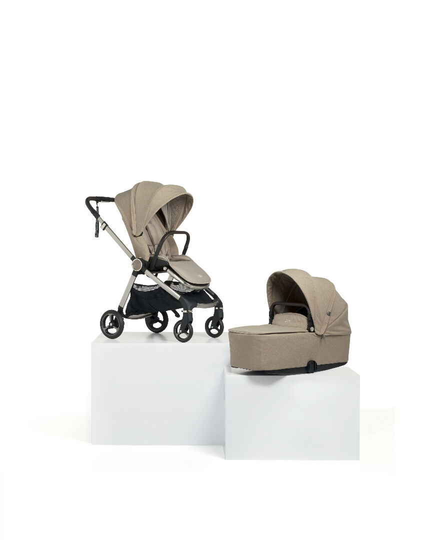 Strada Pebble Pushchair with Pebble Carrycot