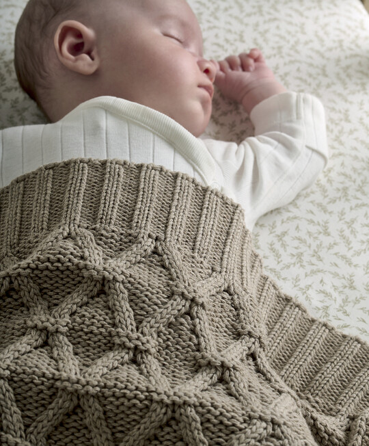 Welcome to the World Seedling Knitted Blanket - Diamond image number 6
