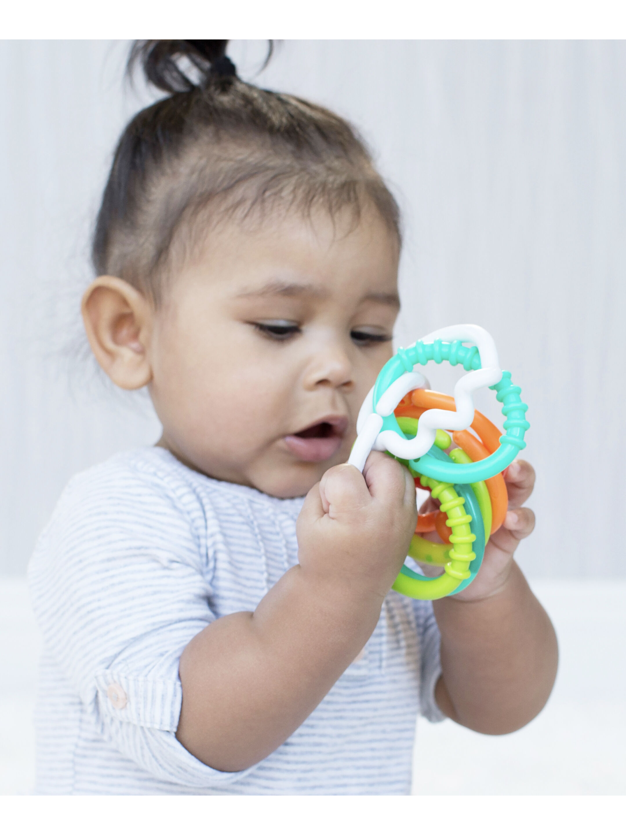 Infantino Textured Ring Links