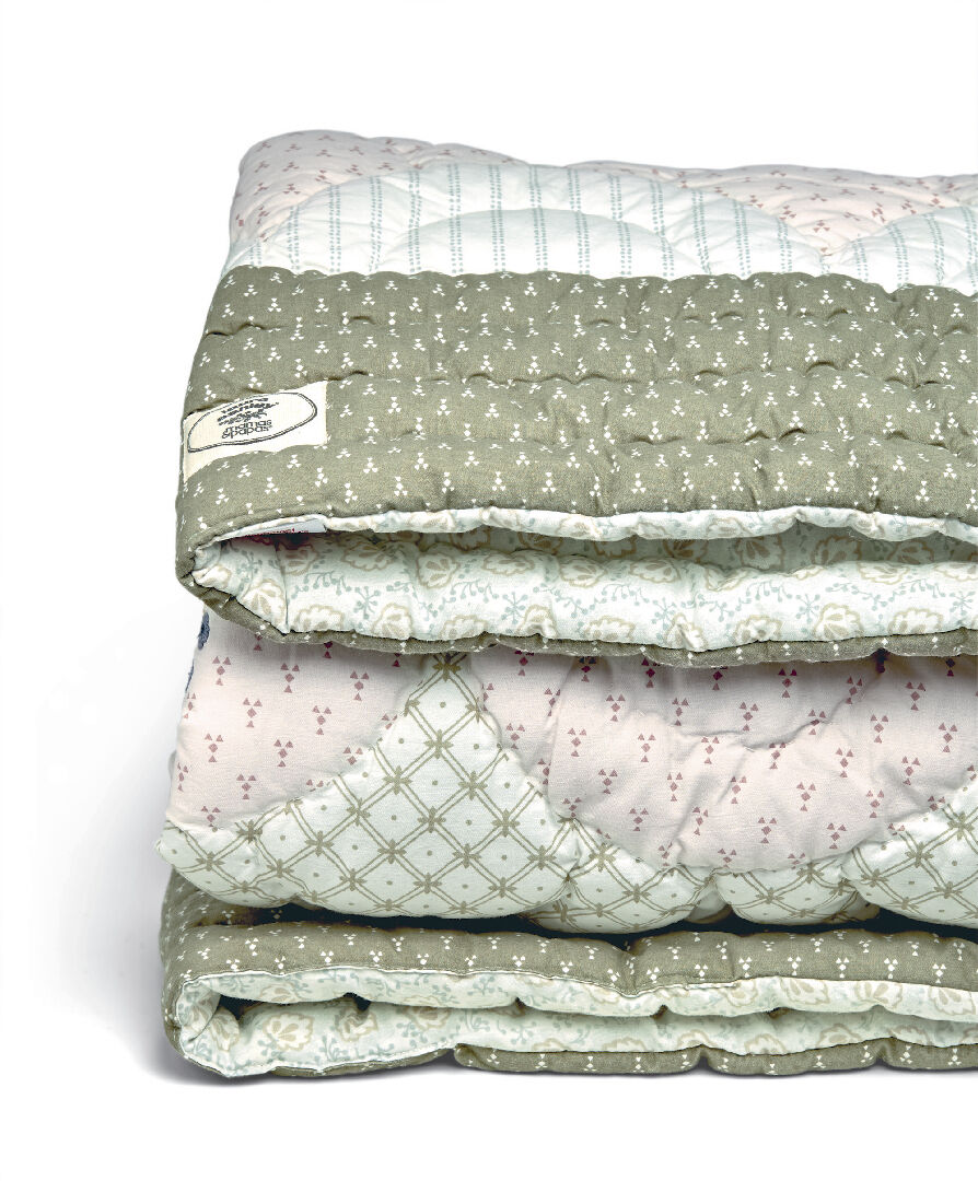 Laura Ashley - Quilt image number 4