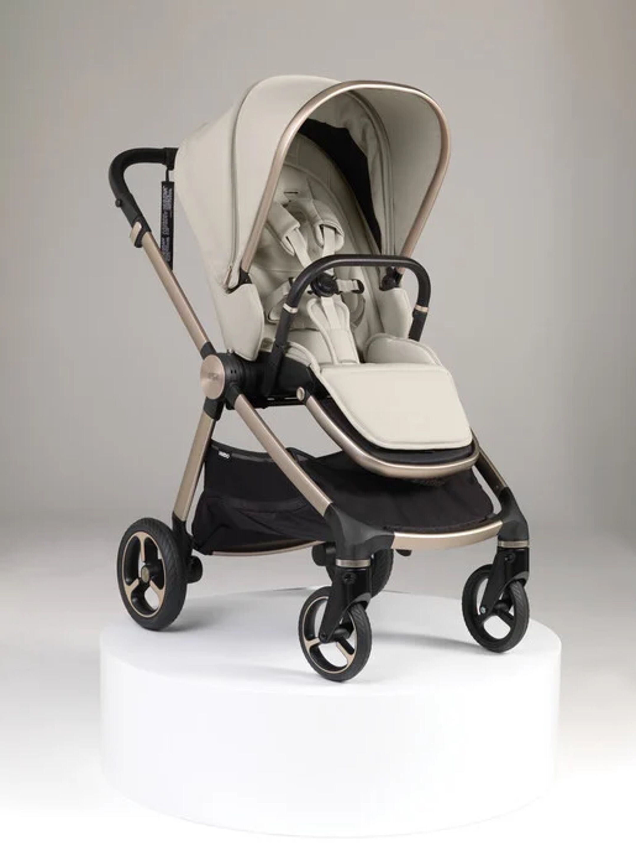 Vardo Shell Pushchair 6 Piece Bundle with Cybex Car Seat image number 2