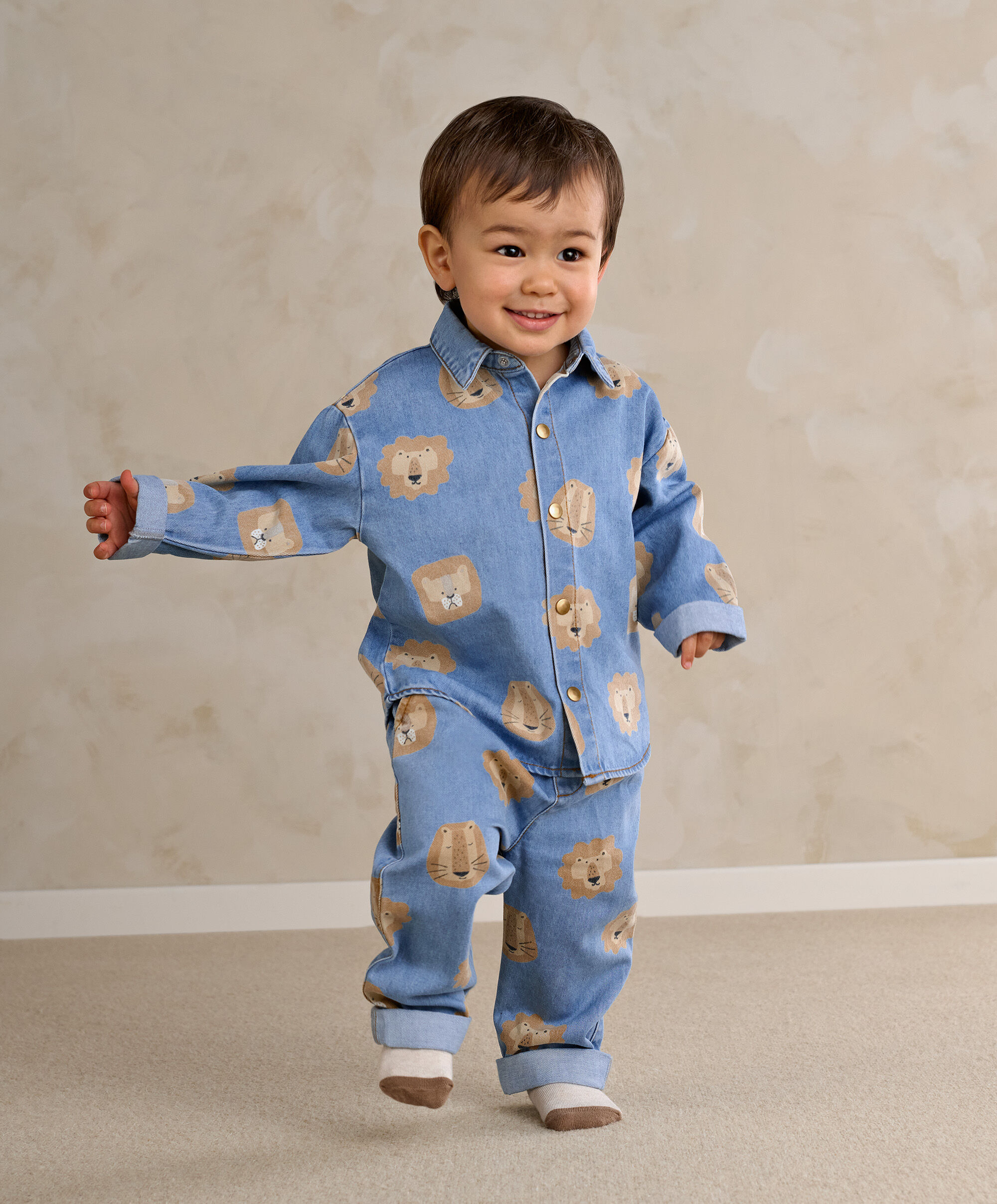 Roarsome Denim Jeans image number 4