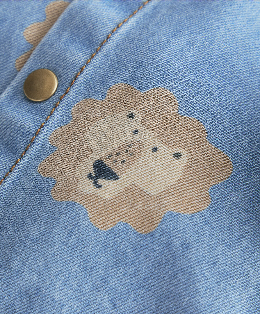 Lion Print Denim Shirt image number 4