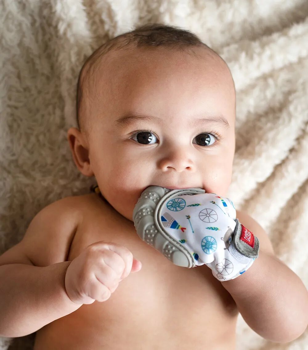 NUBY Happy Hands Teething Mitten (3m+) image number 3