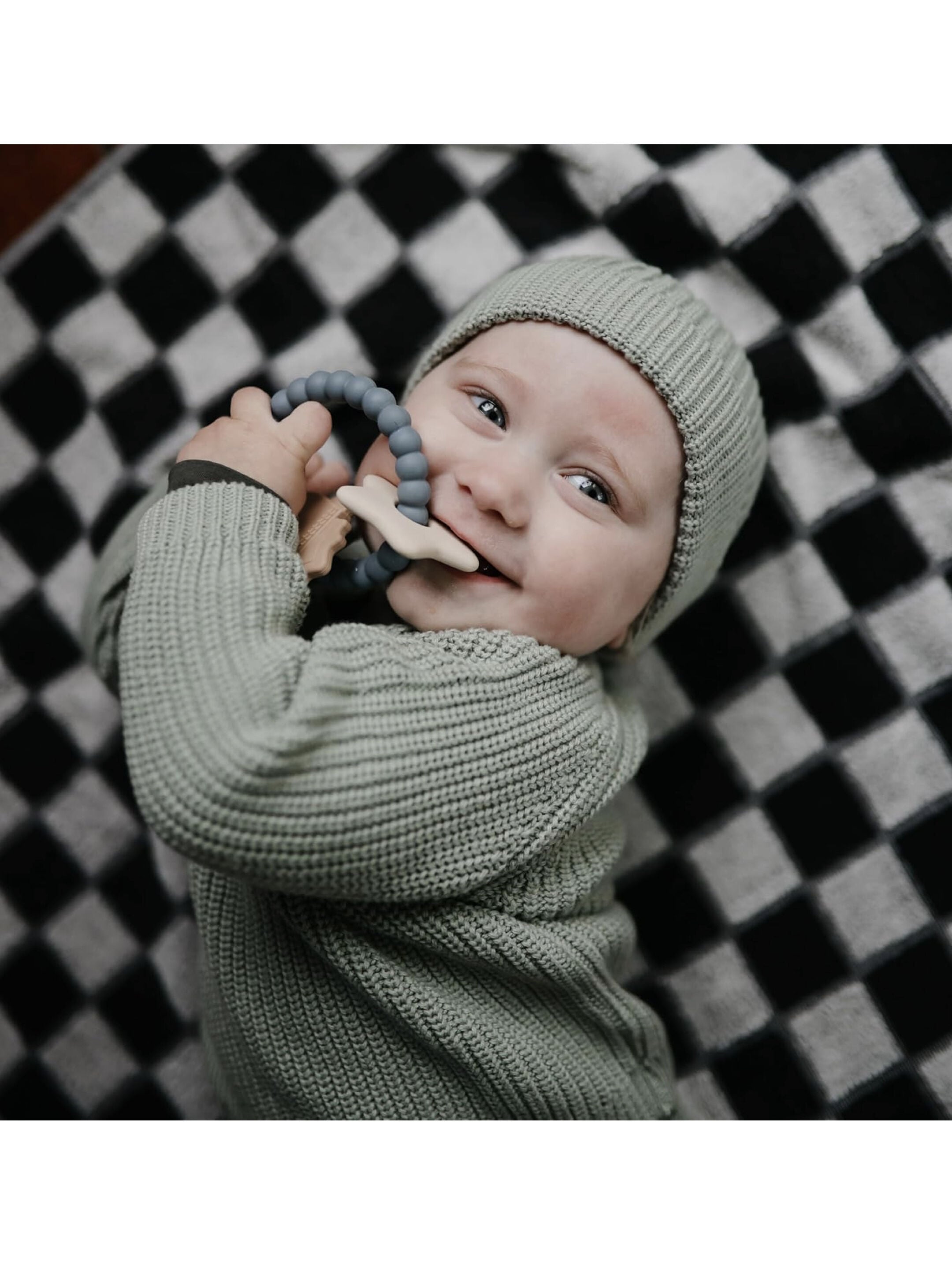 Mushie Space Teething Ring image number 6