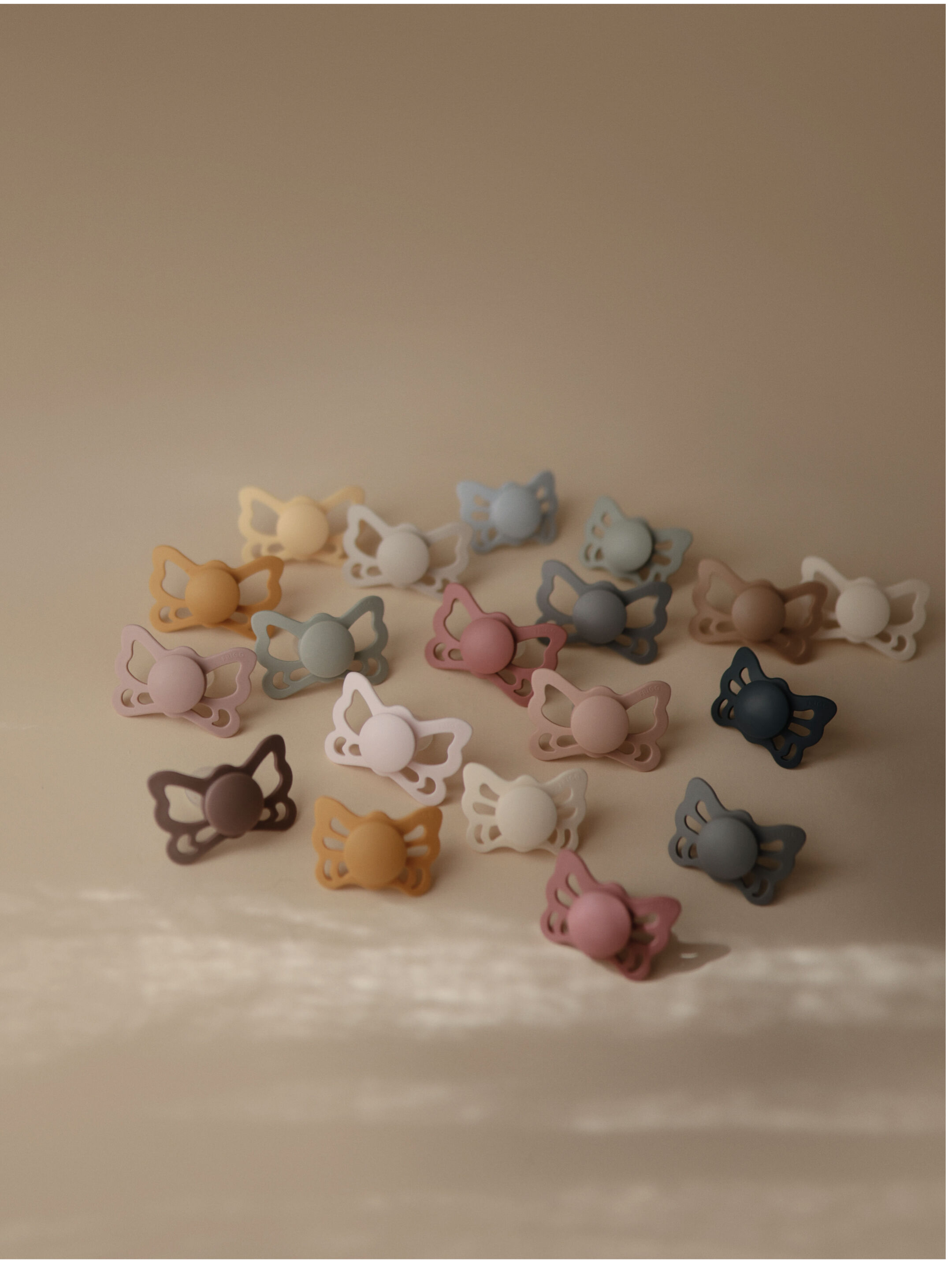 FRIGG Butterfly Anatomical Silicone Baby Pacifier 6-18M 2-Pack Cream/Blush - Size 2 image number 6