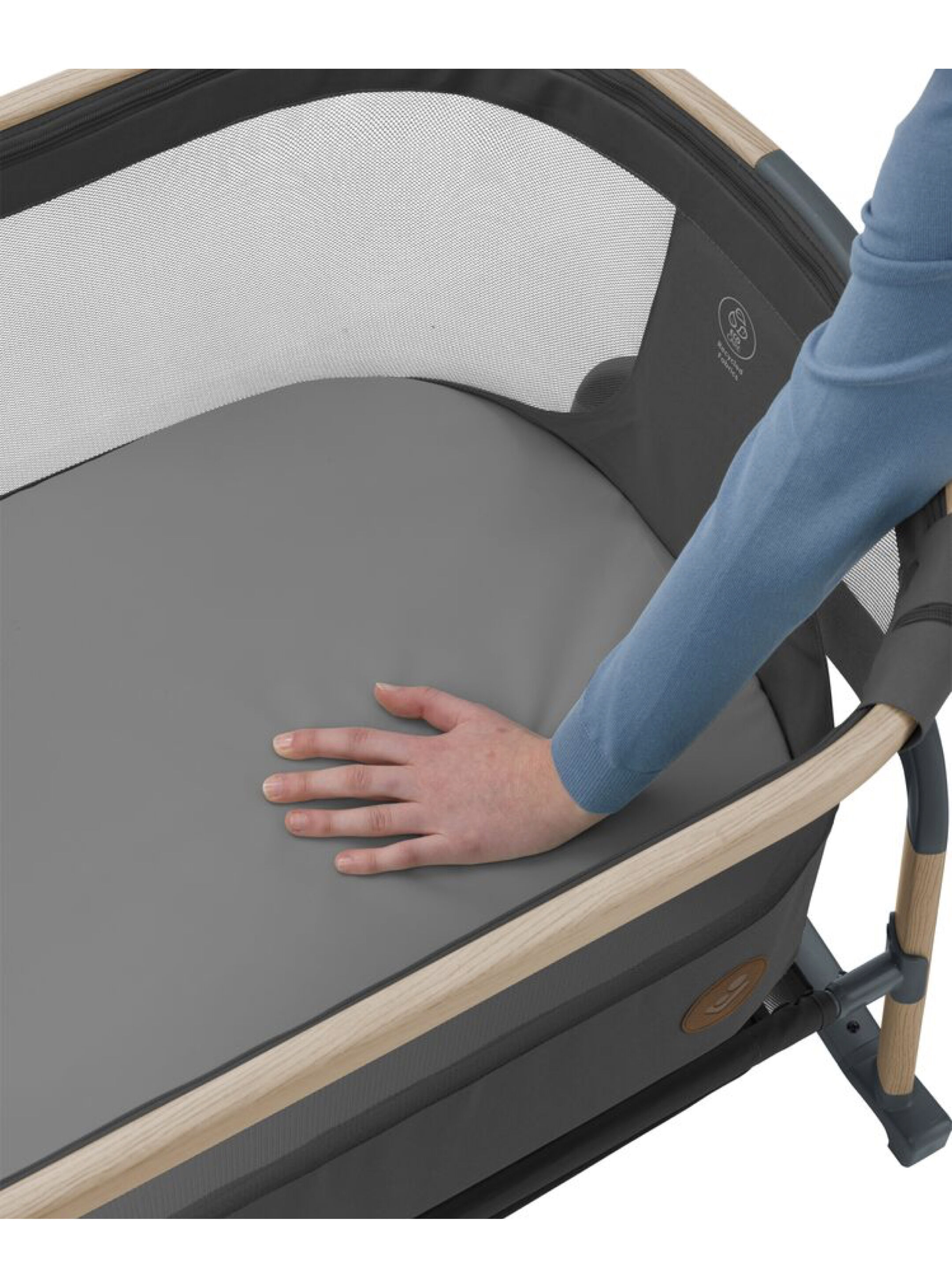 Maxi Cosi Iora Air Co-Sleeper - Beyond Graphite image number 4