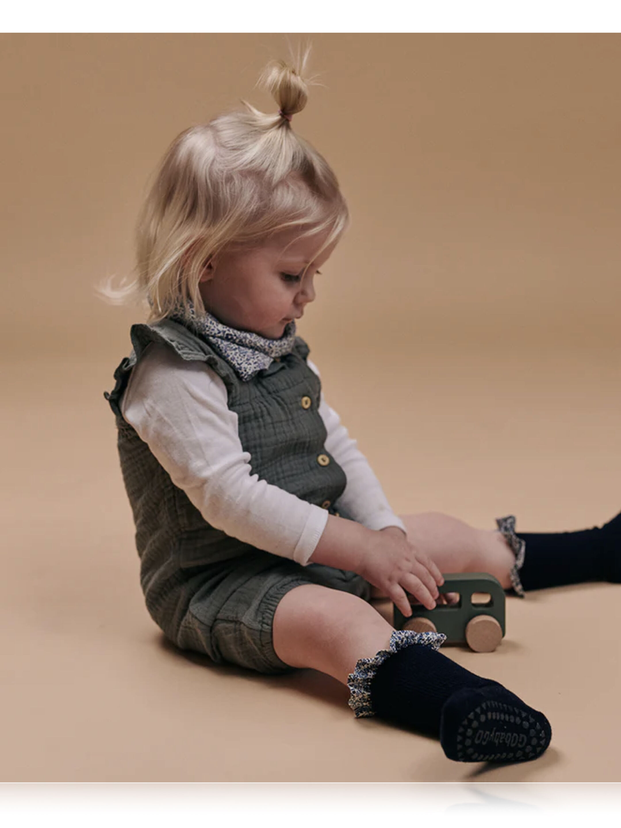 Non-slip Socks Bamboo - Dark Blue with Liberty Ruffle