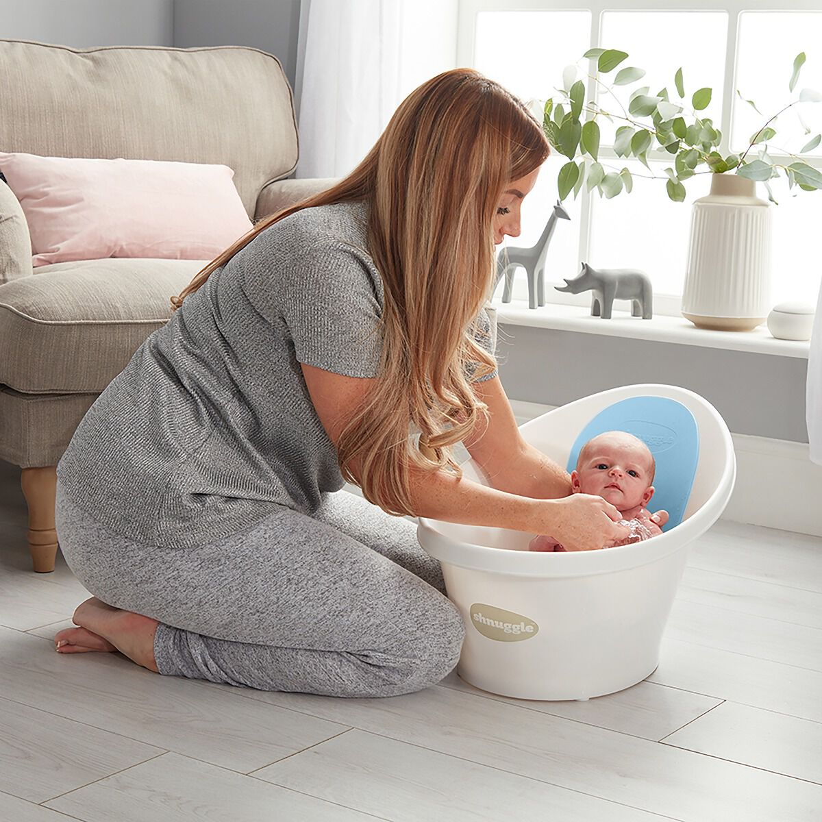 Shnuggle bath cheap for newborn