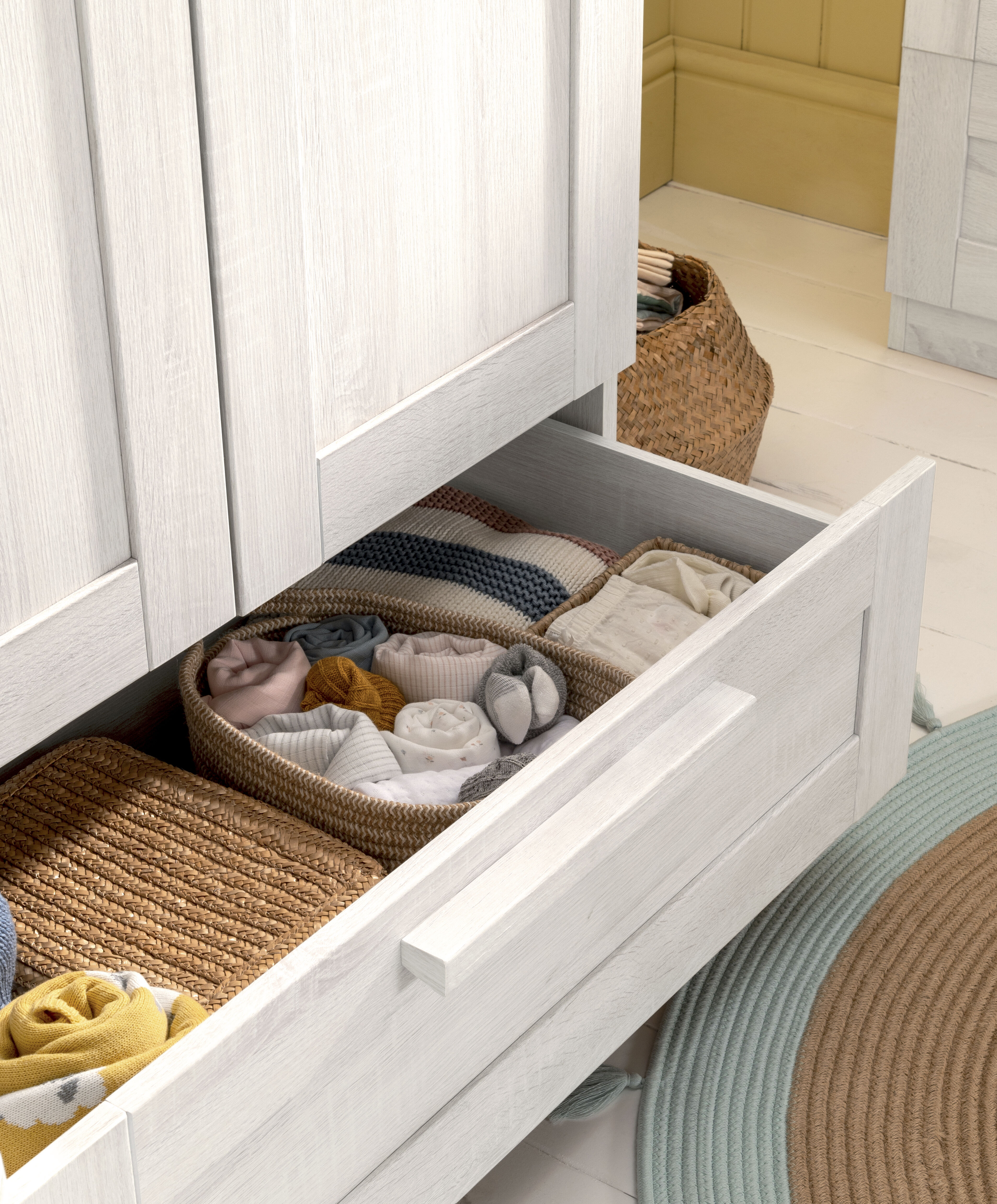 Atlas Wardrobe - Nimbus White image number 3