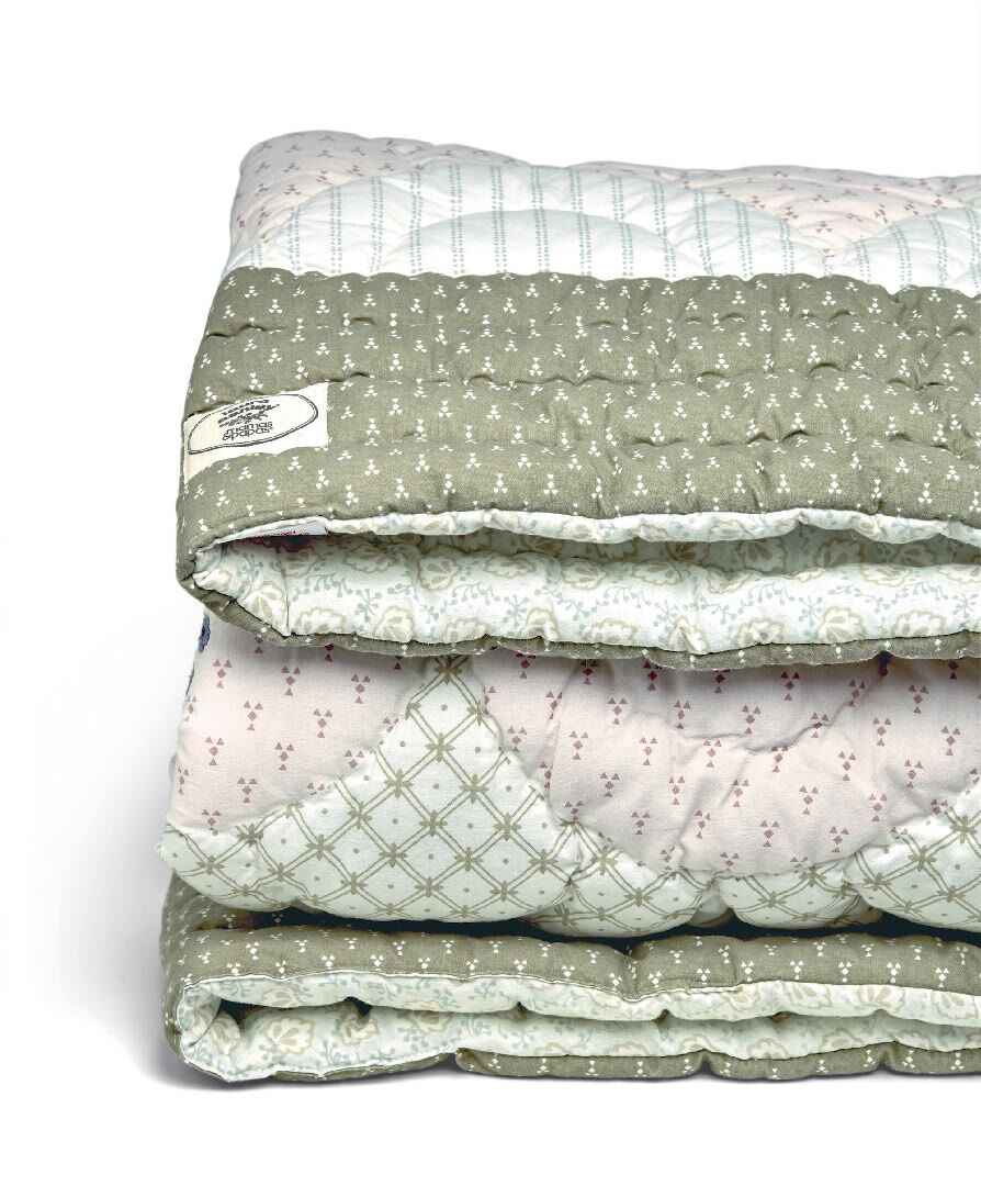 Laura Ashley - Quilt image number 4