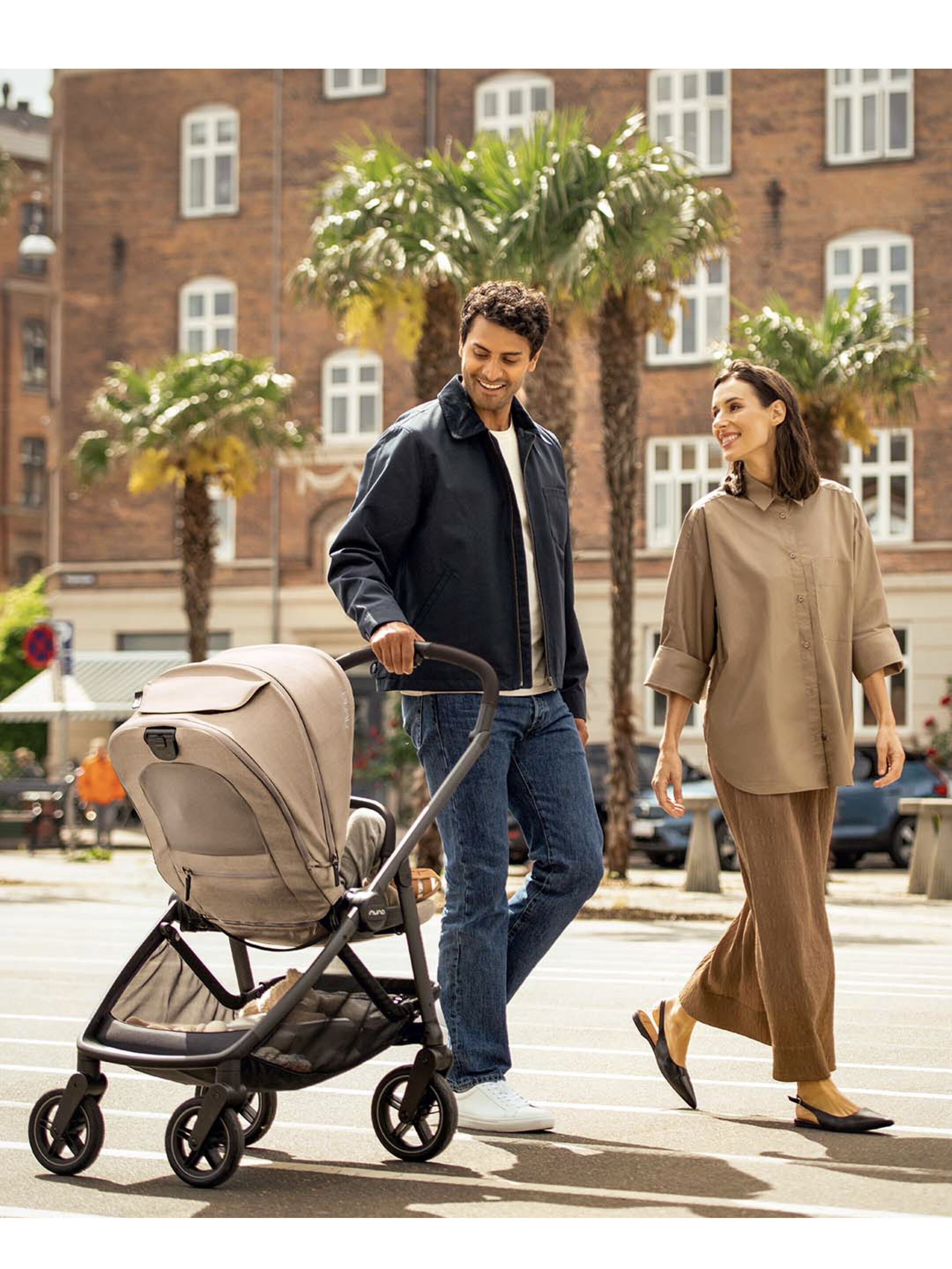 Nuna Swiv Stroller - Biscotti image number 5