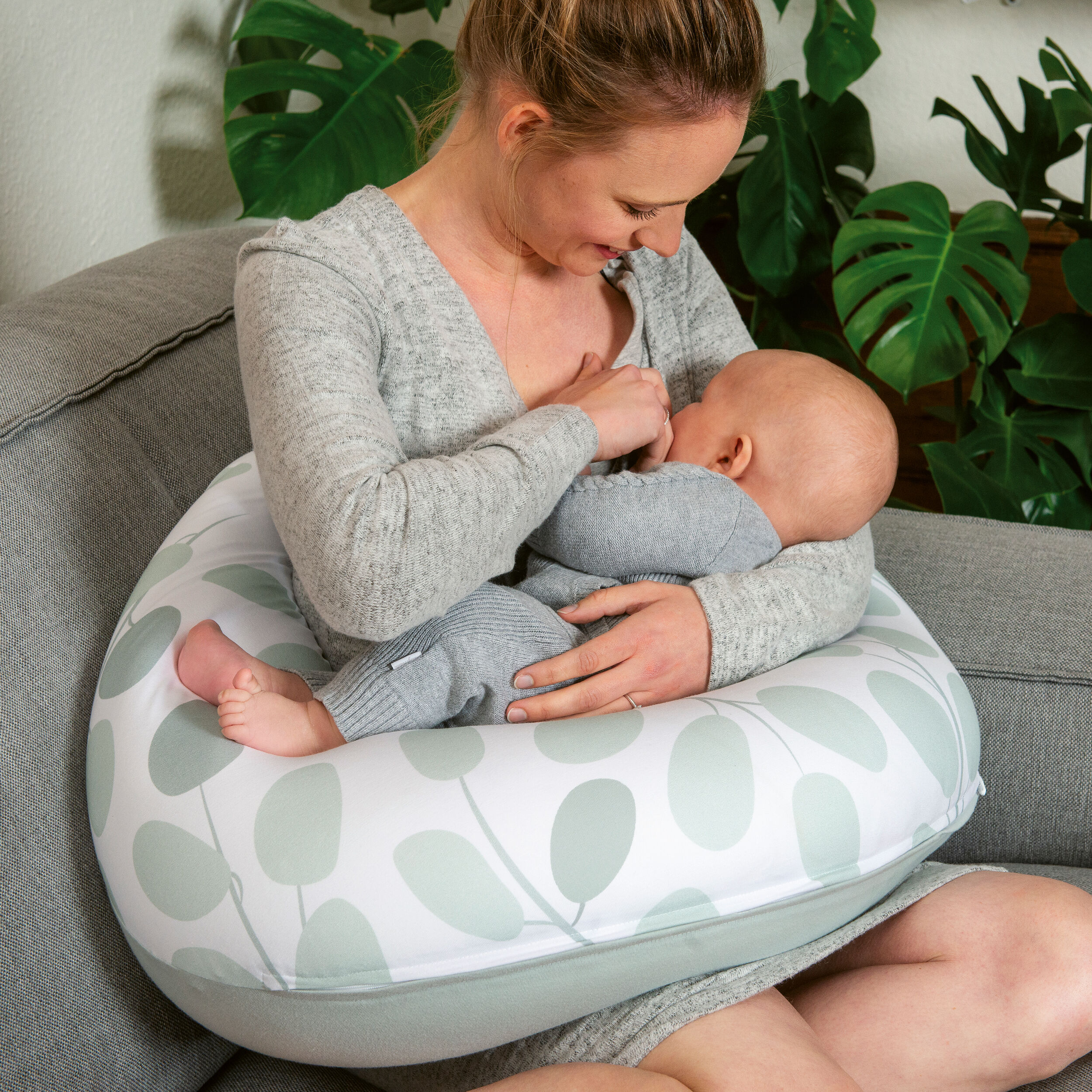 Doomoo Buddy Maternity Pillow - Leaves Aqua Green image number 4