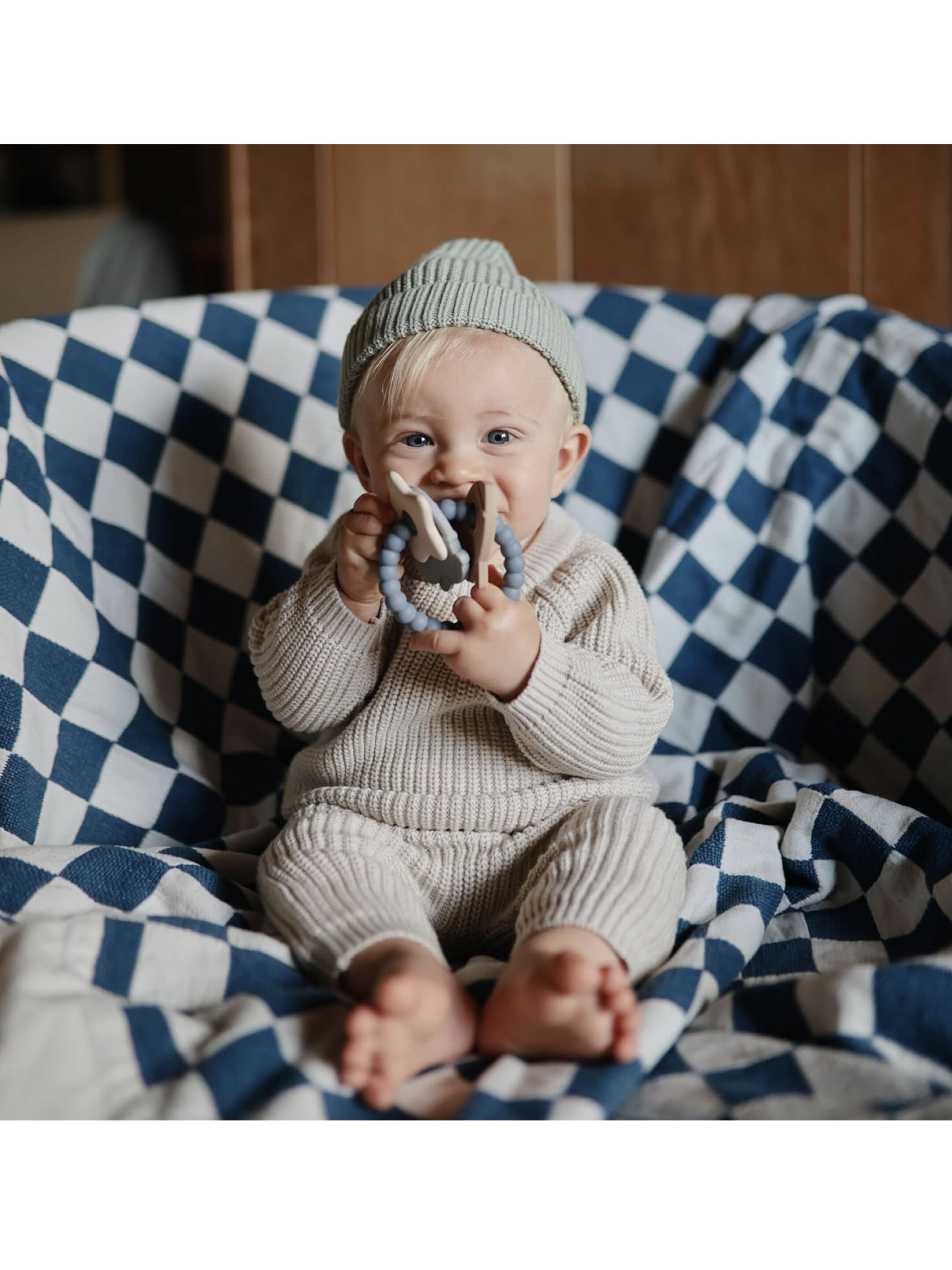 Mushie Space Teething Ring image number 4