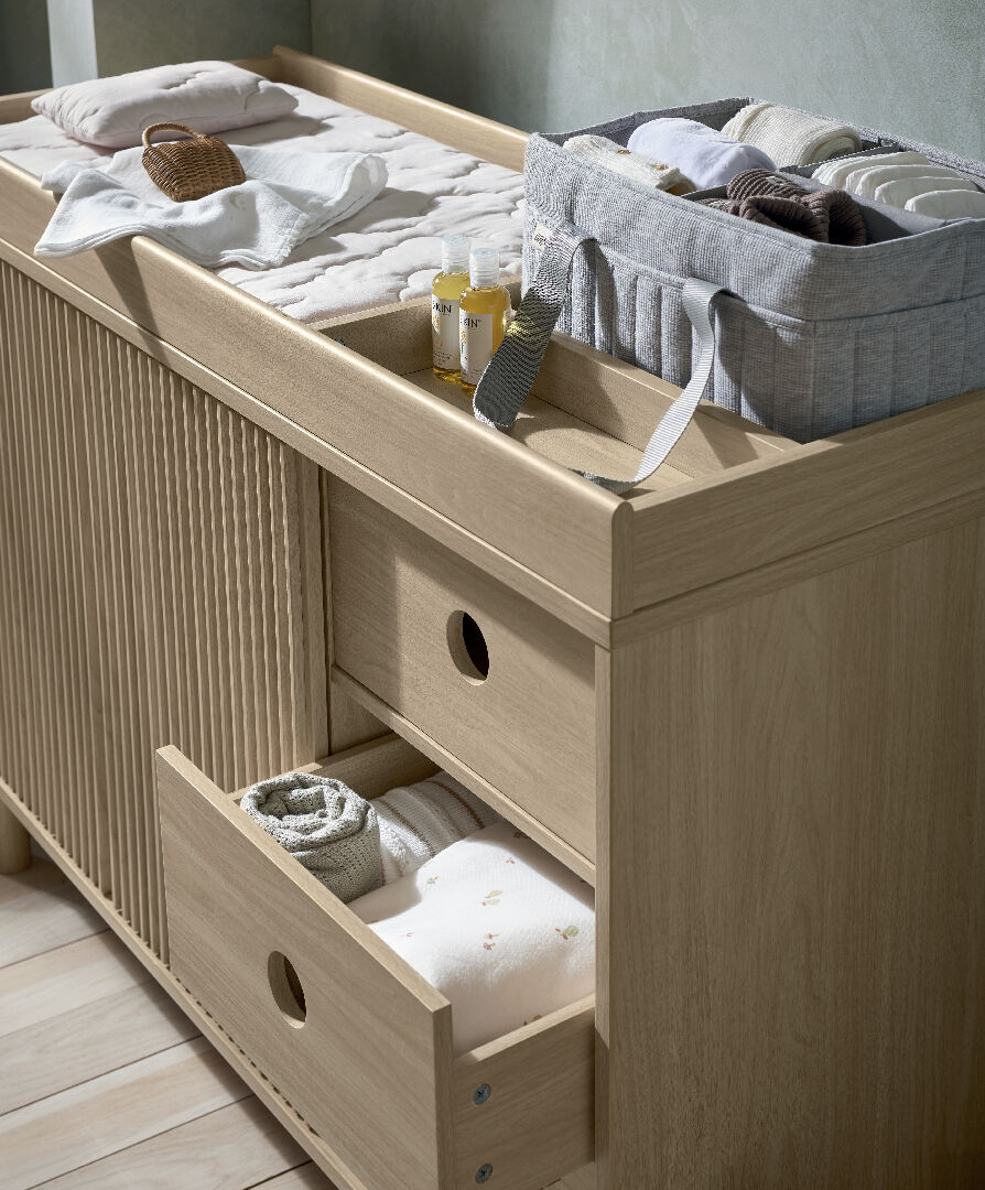 Oska Wide Dresser Changer - Natural/Oak image number 11
