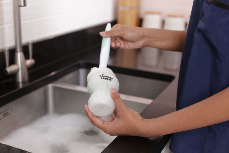 Tommee Tippee Closer To Nature Bottle Brush And Teat Brush image number 5