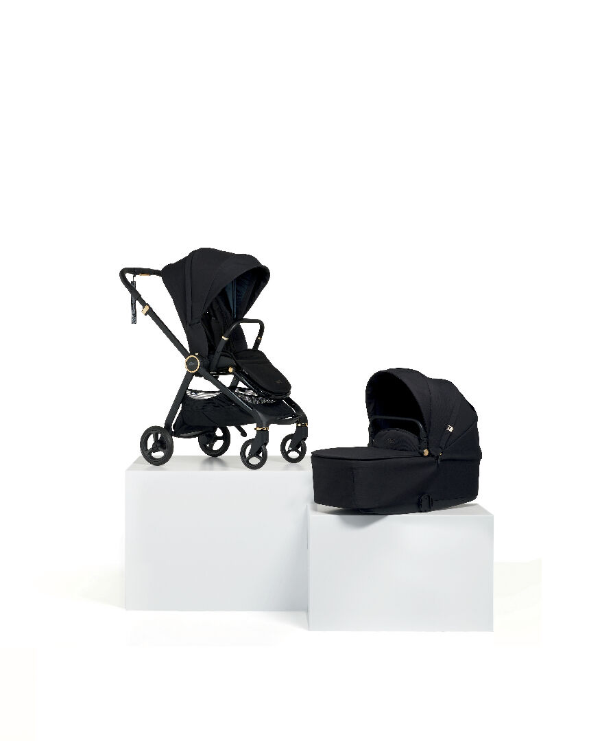 Strada Black Diamond Pushchair with Black Diamond Carrycot